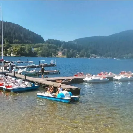 La Perle Au Bord De La Riviere