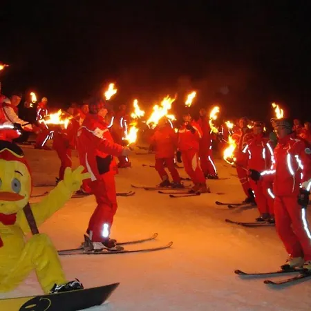 La Perle Au Bord De La Riviere *