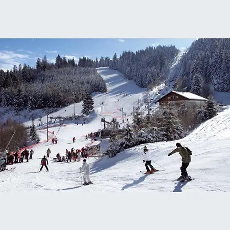 La Perle Au Bord De La Riviere *